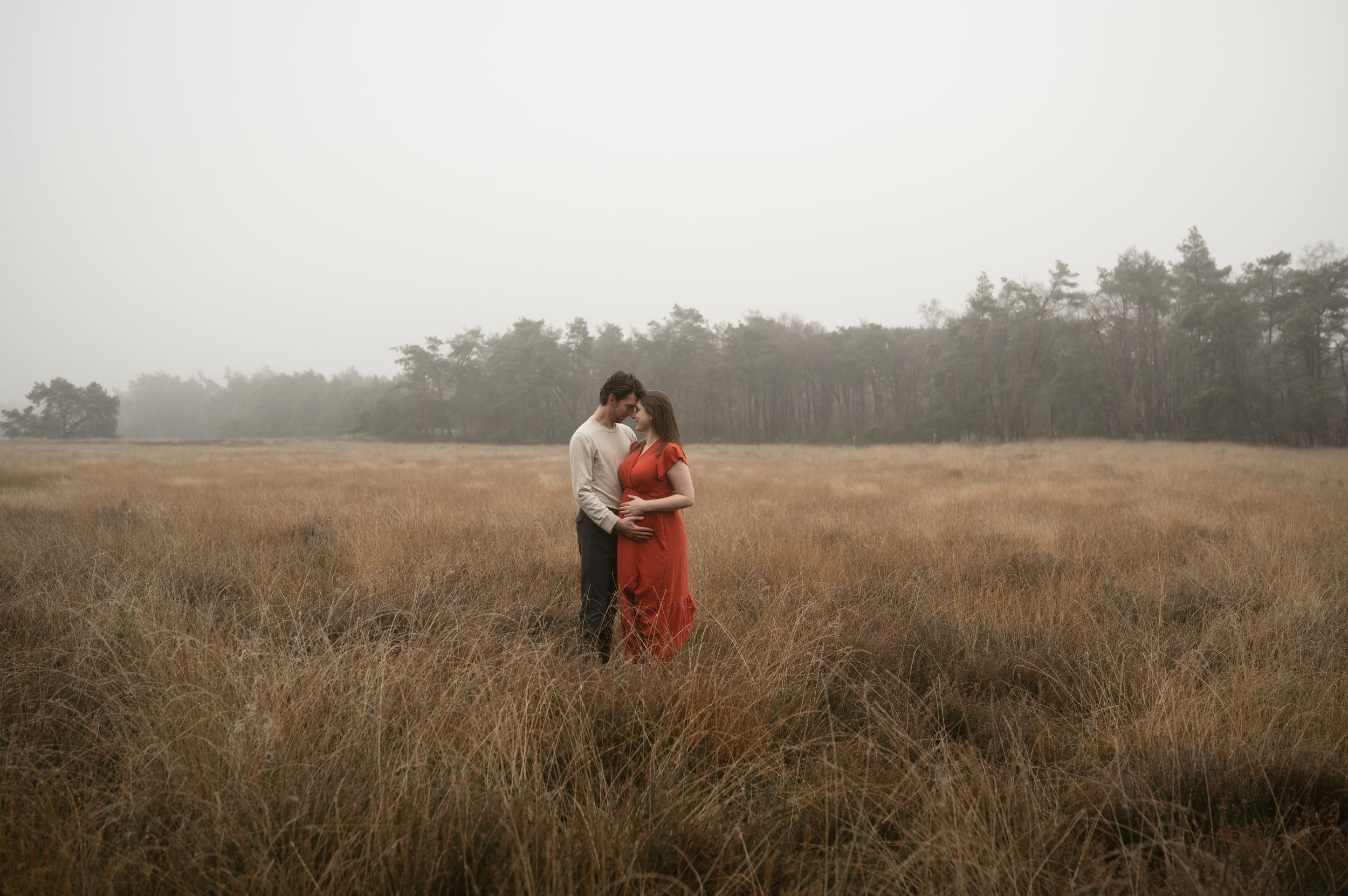 Fotoshoot zwangerschap heideveld Leersum - Elles Yanna Photography