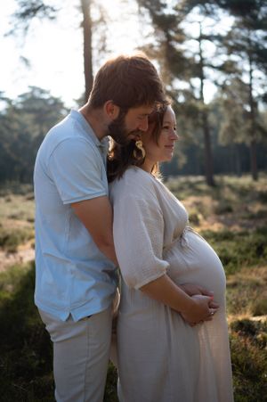 Zwangersschapsshoot koppel Rhenen - Elles Yanna Photography