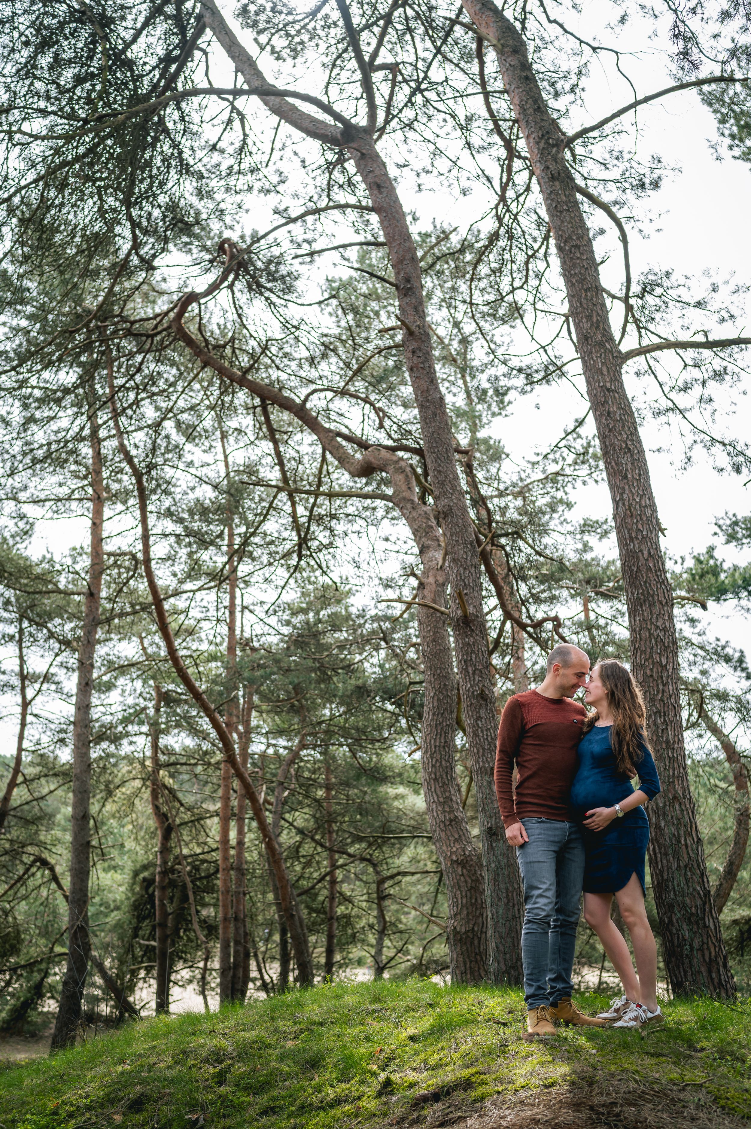 Zwangerschapsshoot in het bos - Elles Yanna Photography