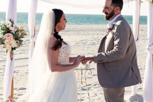 where is the best beach wedding venue in Tampa, Dunedin, Clearwater, St Pete, Naples, Bradenton, Miami, West Palm, Amelia Island, Florida