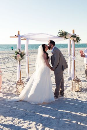 where is the best beach wedding venue in Tampa, Dunedin, Clearwater, St Pete, Naples, Bradenton, Miami, West Palm, Amelia Island, Florida