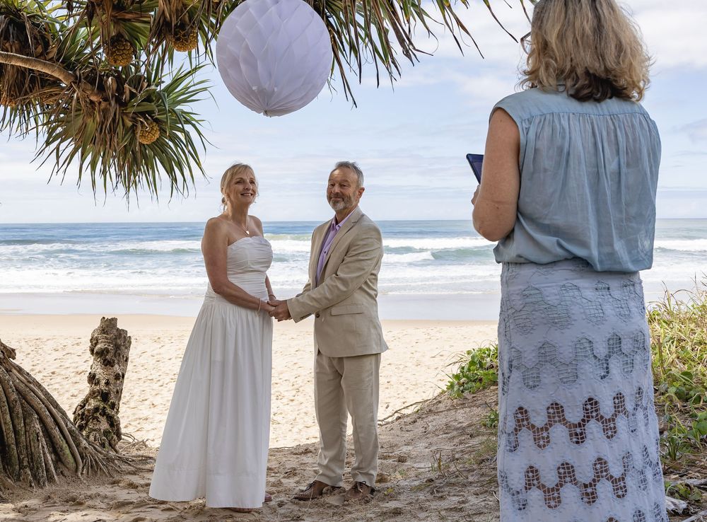 Elopement photography session overlooking Mudjimba beach on the Sunshine Coast.