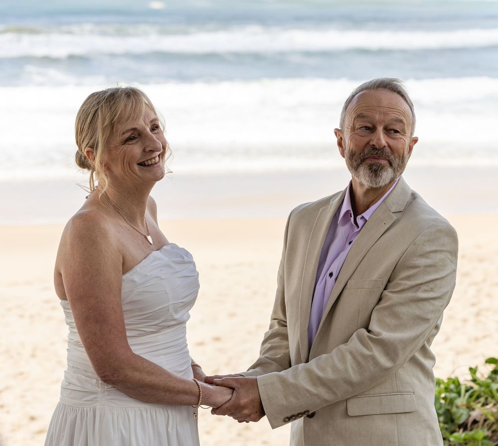 Elopement photography session overlooking Mudjimba beach on the Sunshine Coast.
