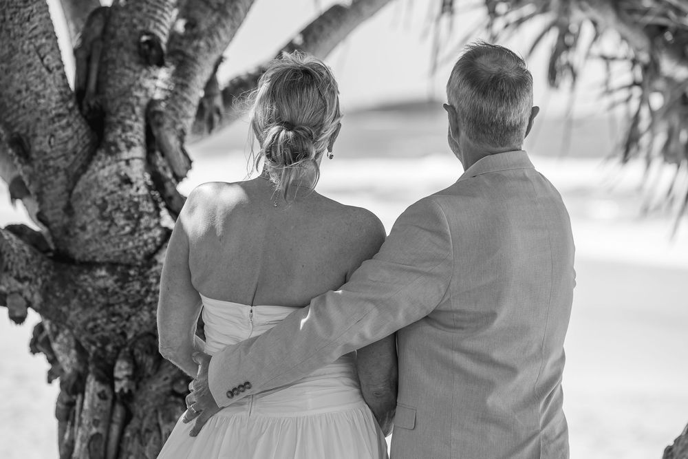 Elopement photography session overlooking Mudjimba beach on the Sunshine Coast.