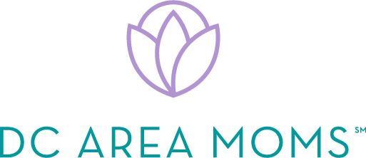 logo for DC Area Moms, or DC Moms Blog, where Sarah Thayer Photography has been in the Guide to Local Photographers for 8 years
