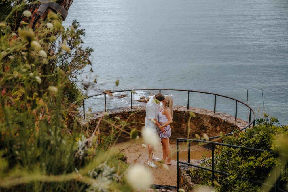 Tossa de Mar romantic couple photos