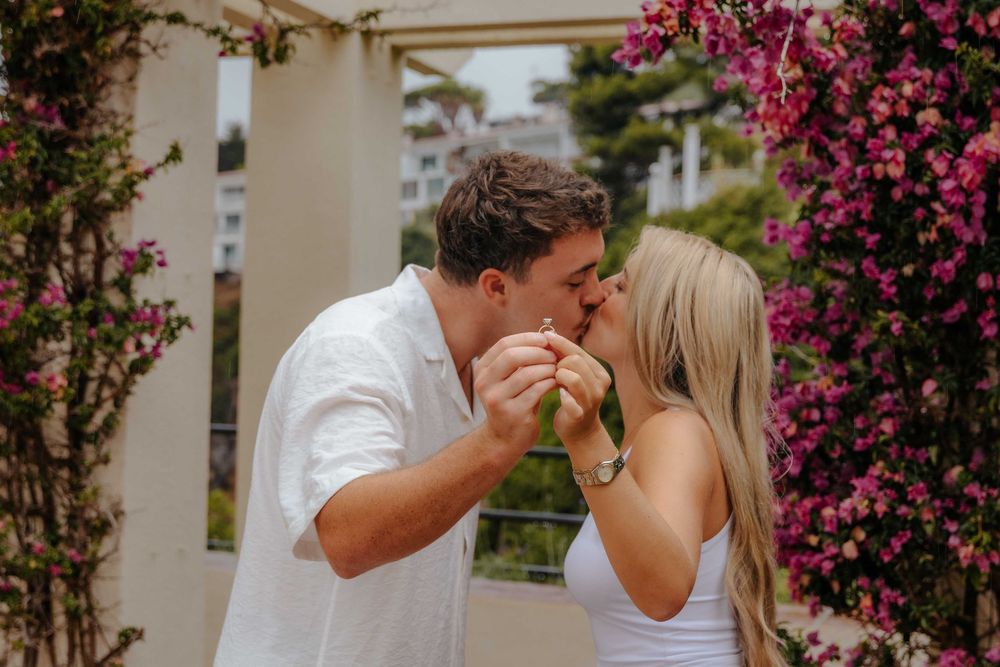 Surprise engagement photos Spain
