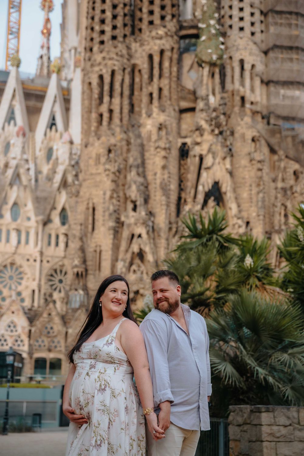 Barcelona maternity photos with iconic backdrop