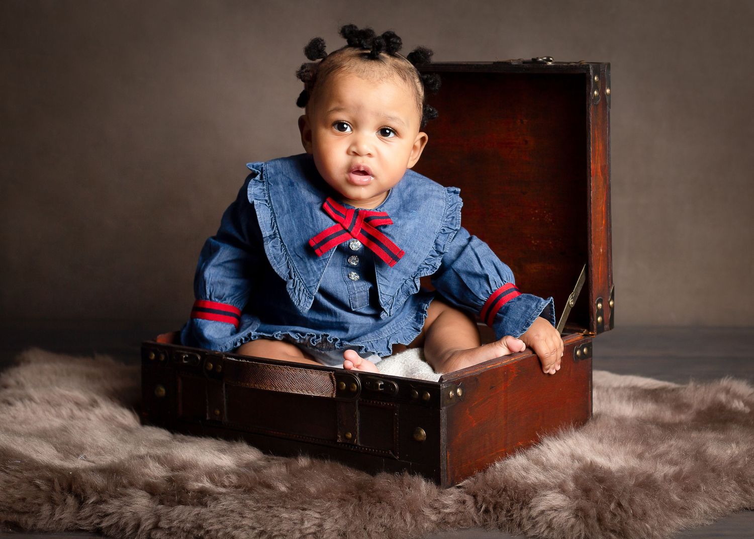 Sitting baby milestone photography