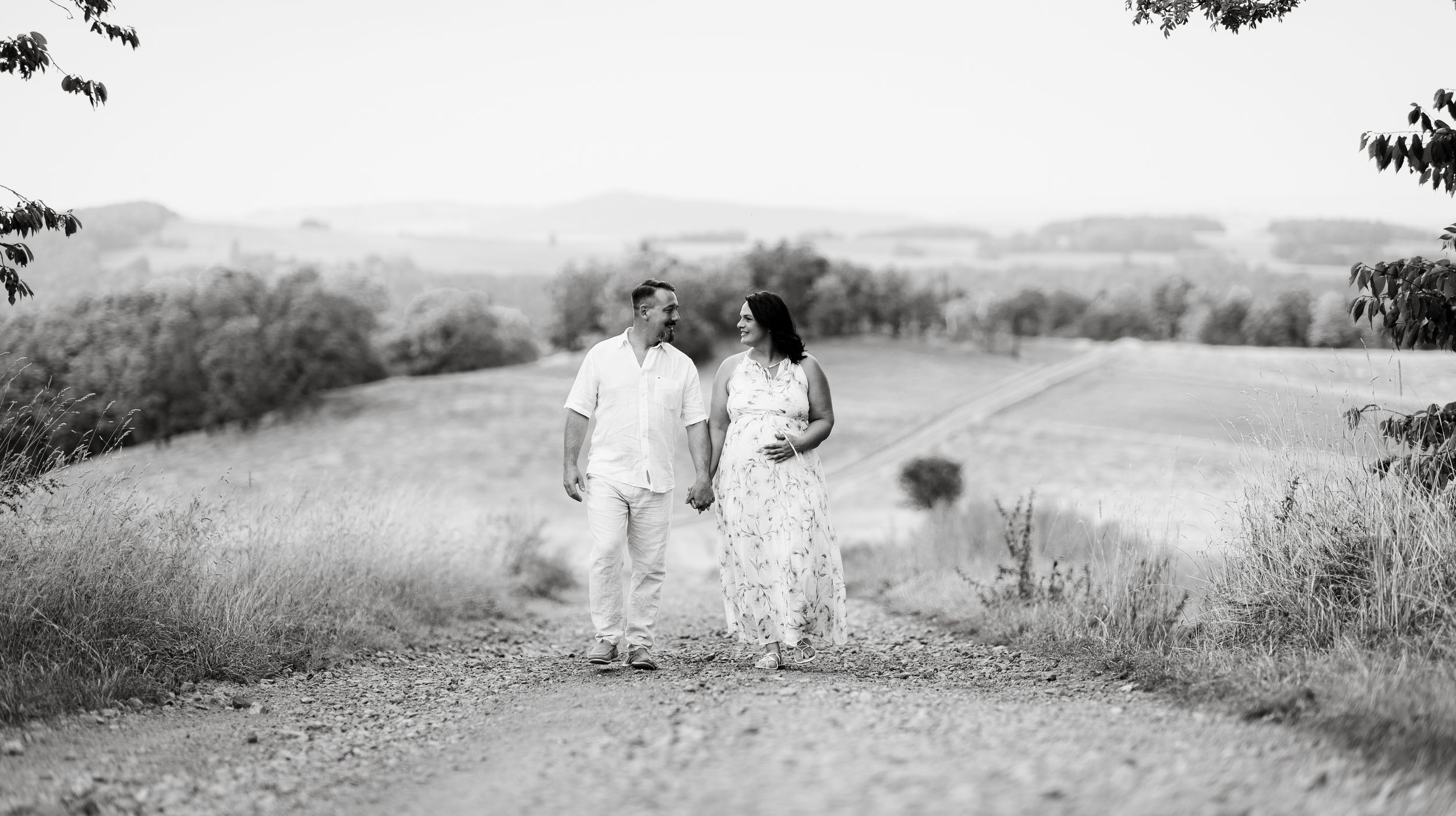Fotoshooting Schwangerschaft in der Natur Dresden