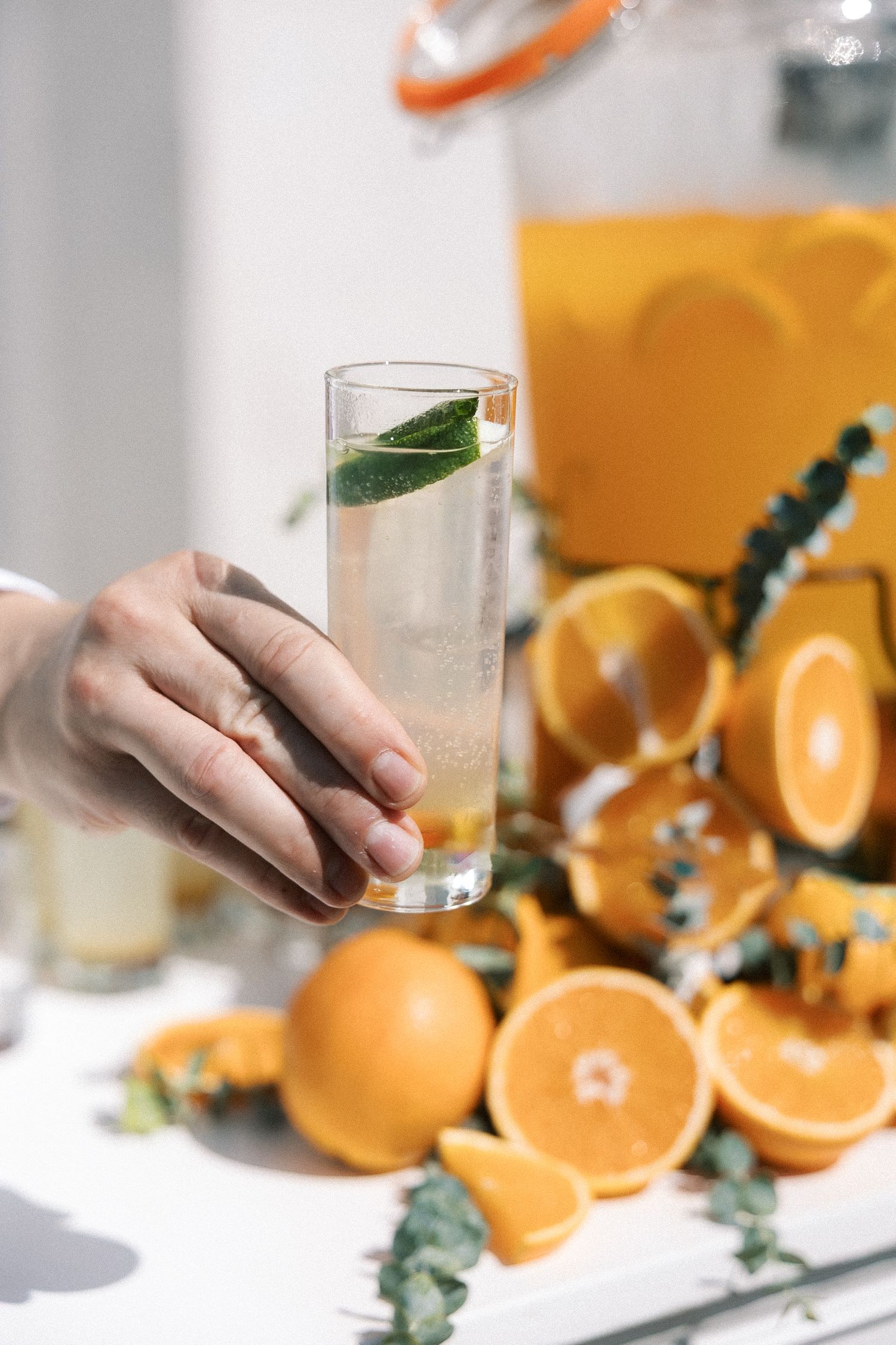 relaxed cocktail moment at Casa de Palmela wedding venue