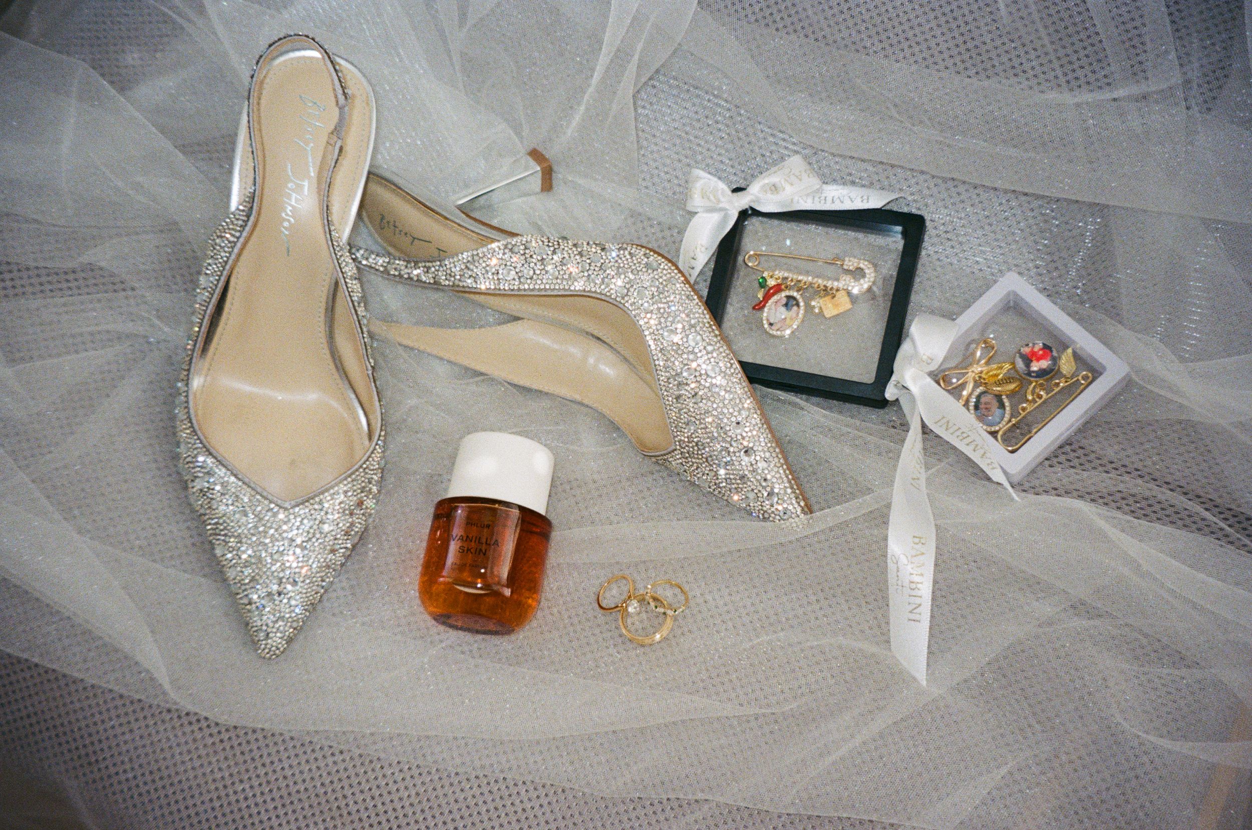 editorial Photography in Royal Venetian Mansion Venue Aurora