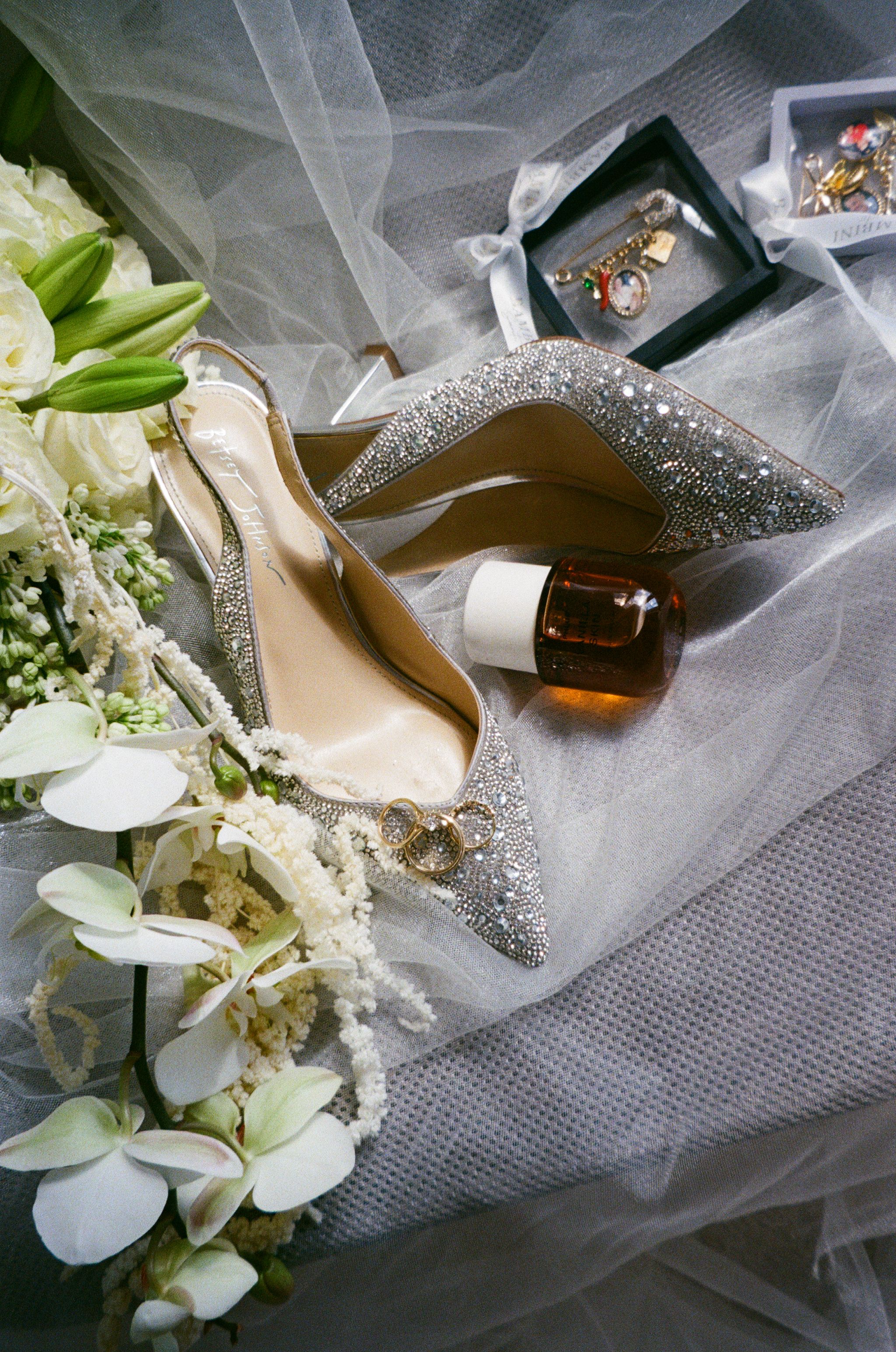 editorial Photography in Royal Venetian Mansion Venue Aurora