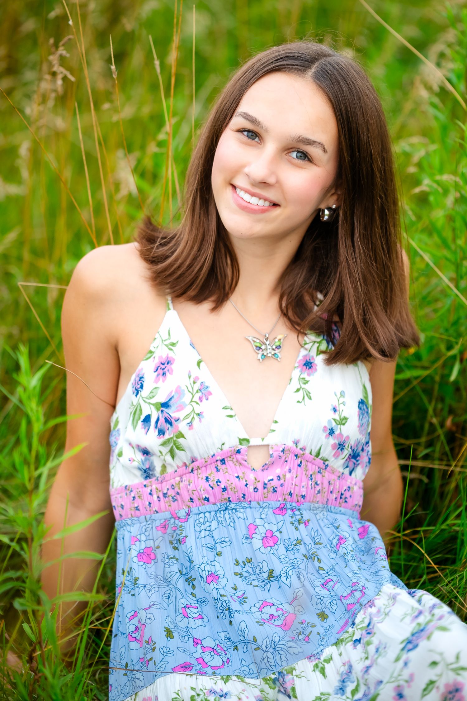 Senior Grad Picture Portraits, Twin Ports area, Duluth and surrounding areas. Park Point senior photos, grad photos duluth MN
