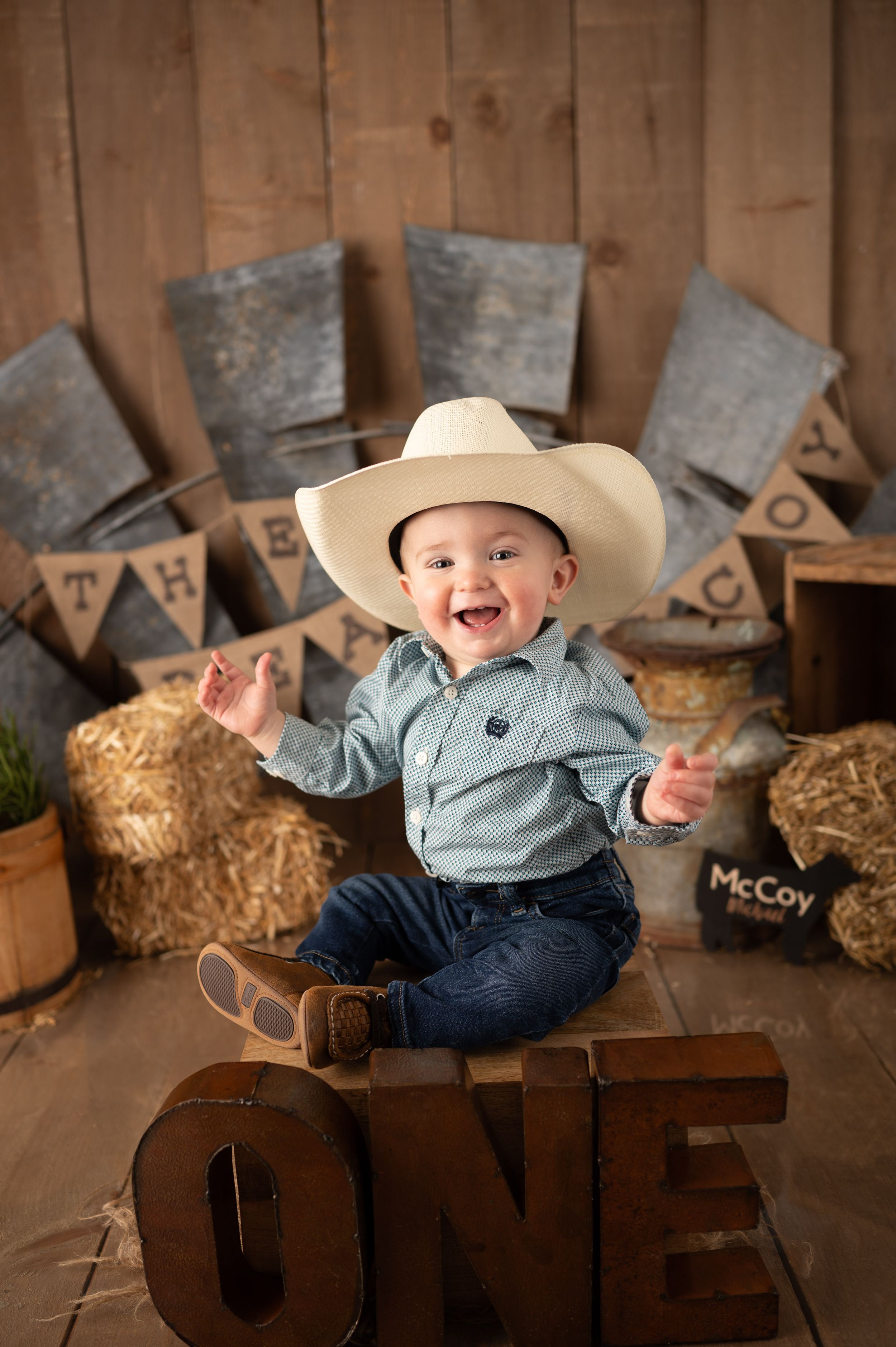 Milestone Gallery of pictures taken by Dawn Kroening Photography located in Ponoka Alberta