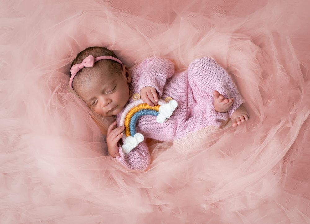 beginner newborn photography pose with baby lying safely on their back. Orlando Newborn Photography, Sanford Newborn Photography