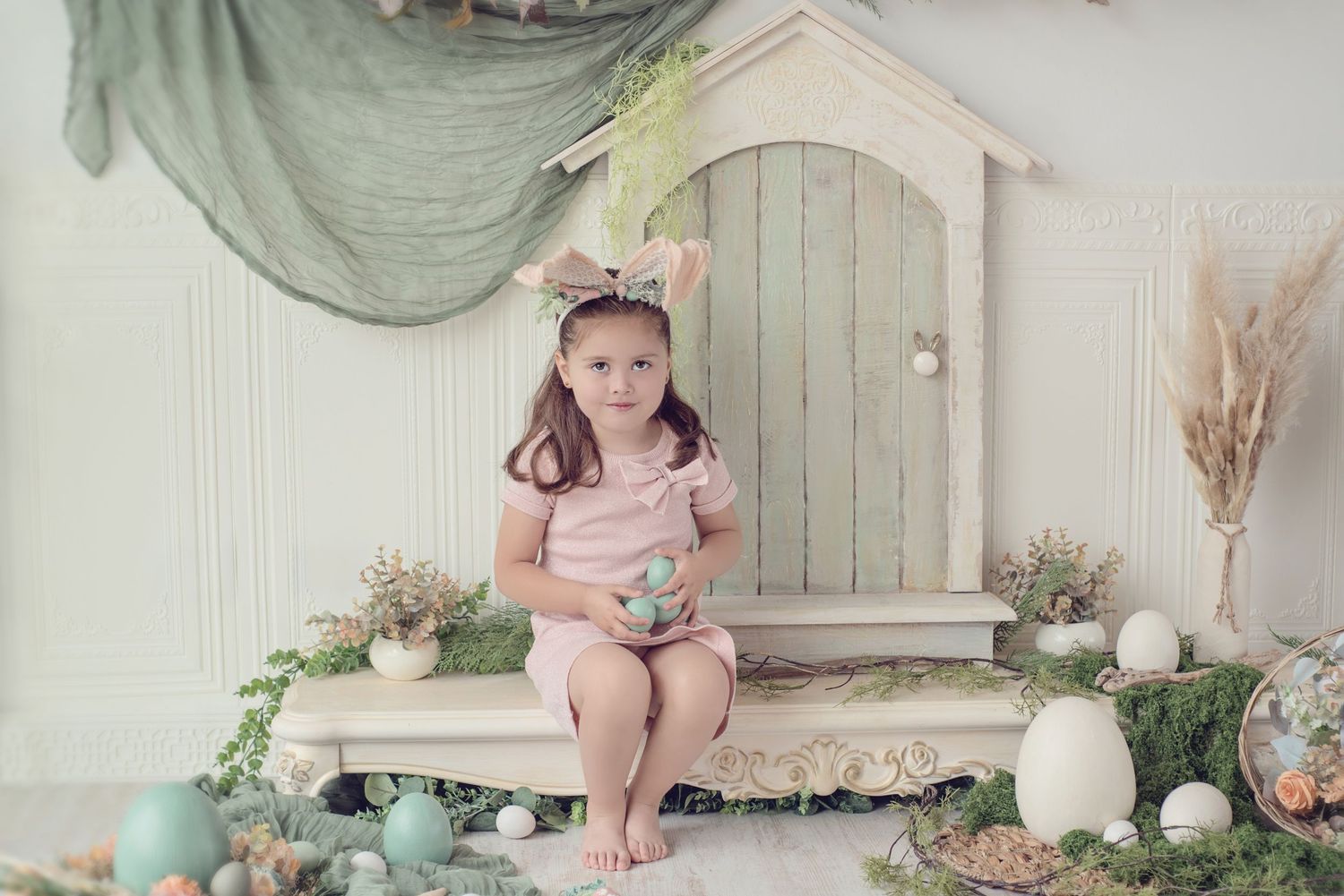 Sesión Fotográfica Bebés, Niños, Familia, Embarazo. Momentos espontáneos, luz natural. Estudio en Reñaca. Mini Sesión de Pascua.