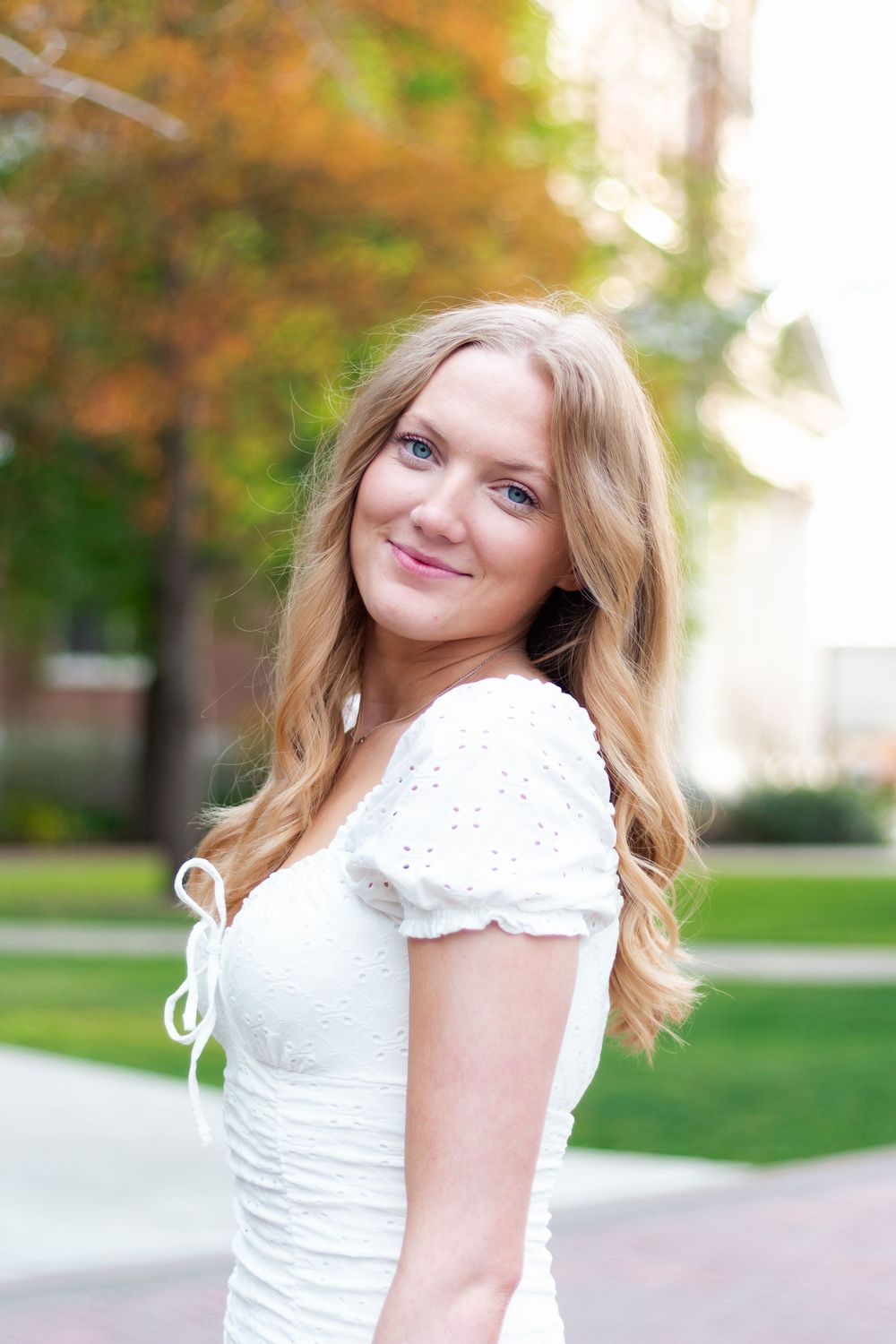 Senior and graduation photography in Portland, Lake Oswego, Beaverton, Tigard, West Linn, and Vancouver WA by Alyssa Hughes Photography.