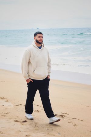 portrait, individual portrait, cinematic portraits, artistic, headshot, on-location headshot, ocean, de leon studios, de leon, omar de leon