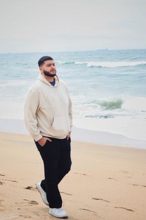 portrait, individual portrait, cinematic portraits, artistic, headshot, on-location headshot, ocean, de leon studios, de leon, omar de leon