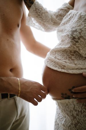 Foto maternità Brescia, studio fotografico, ritratto maternity