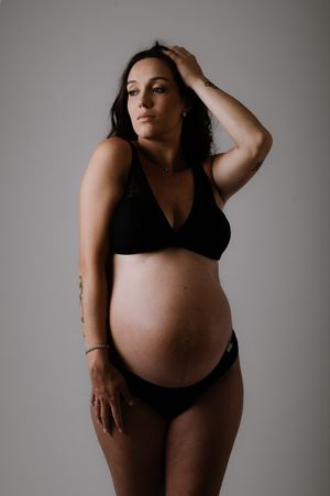 Foto maternità Verona, studio fotografico, ritratto maternity