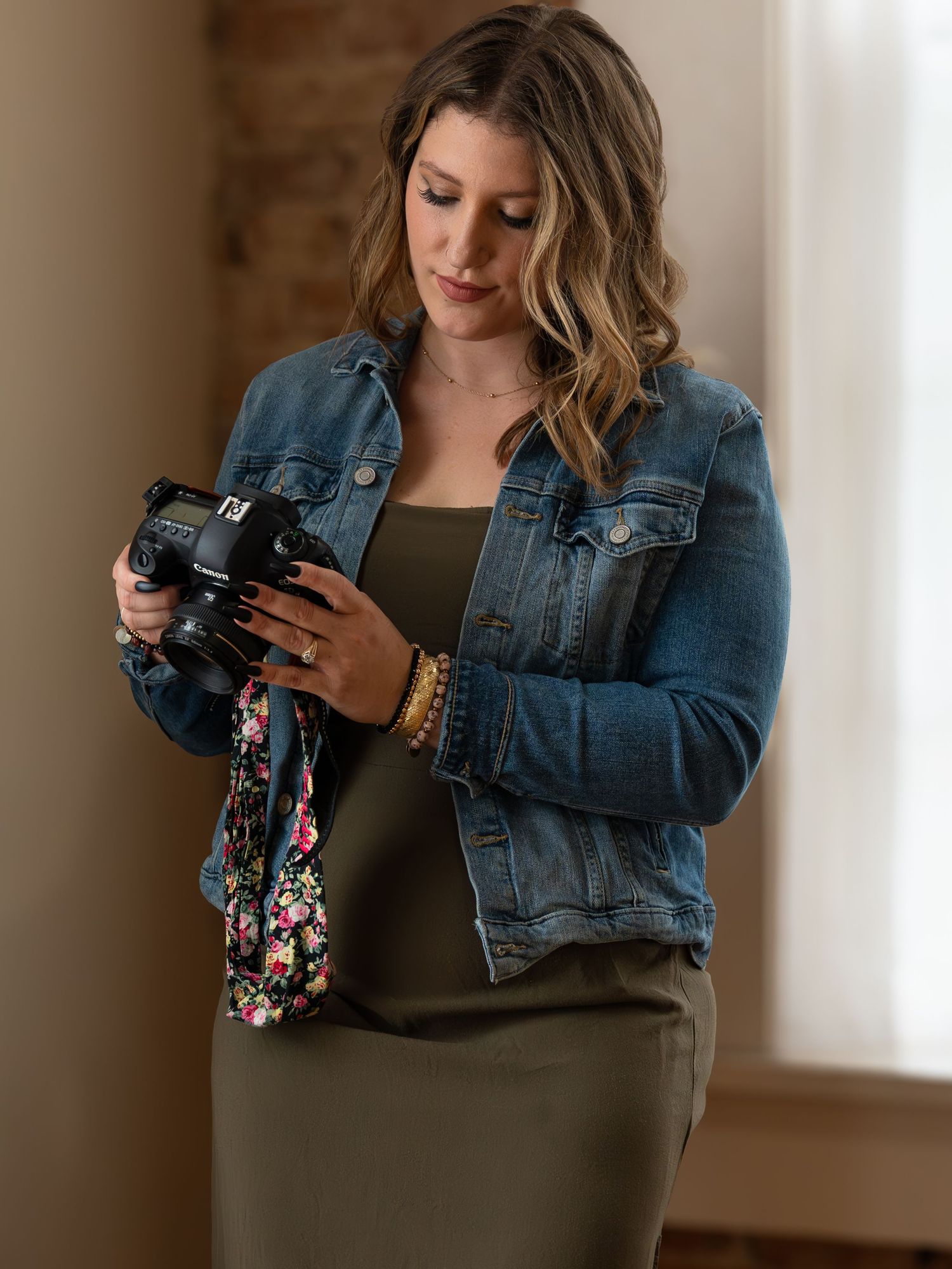 Emily is a Cincinnati-based photographer specializing in family, motherhood, and branding photography. With a passion for capturing authenti