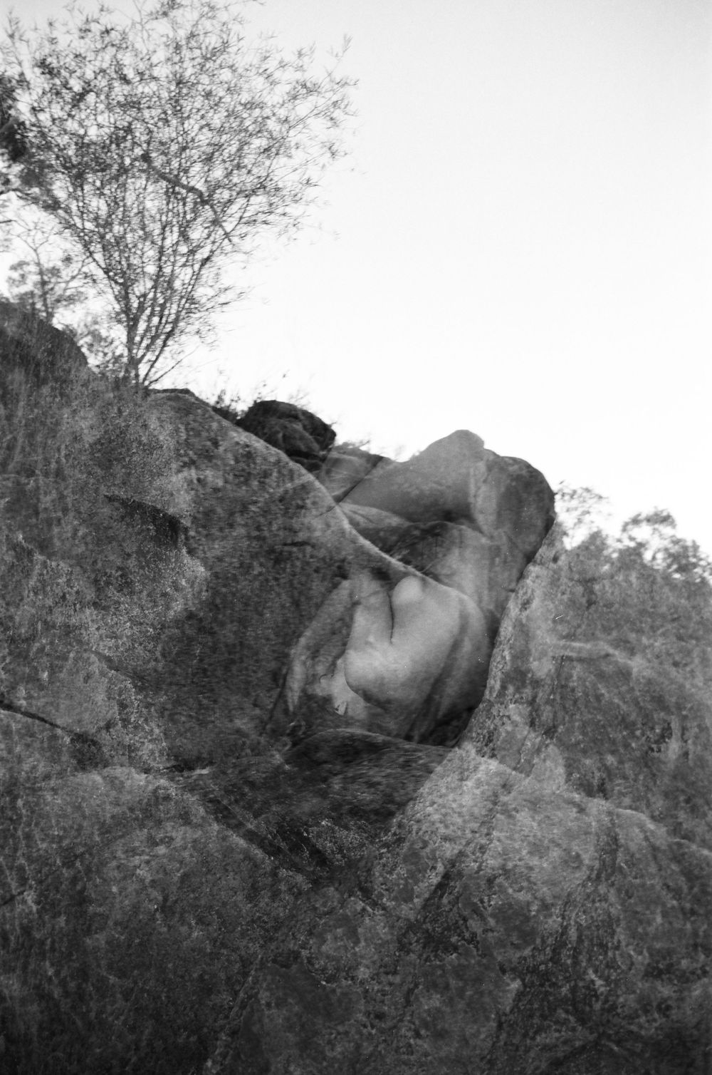 Empowerment through art: Jayde Alexandra's expressive photoshoot in Perth's serene landscapes
