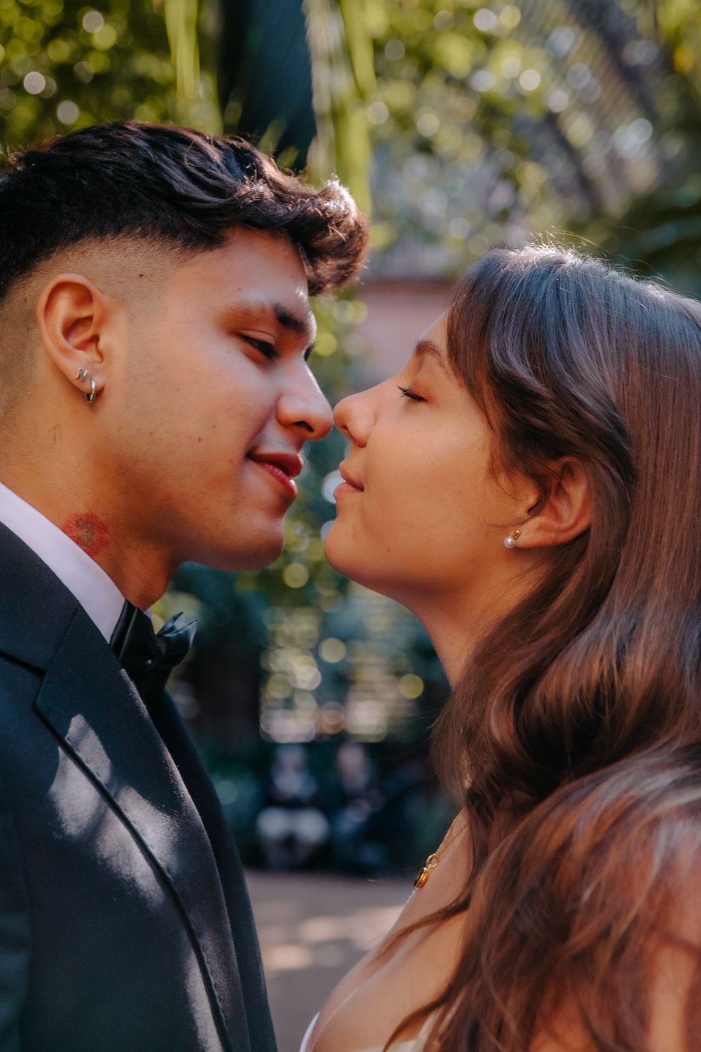 Elegant bridal portrait in Hivernacle Barcelona Natural couples photoshoot Barcelona BarcelonaLoversPH
