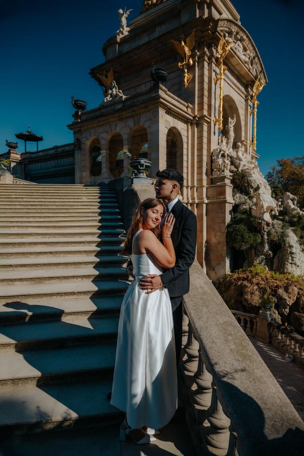 Passionate kiss in autumn Barcelona park BarcelonaLoversPH