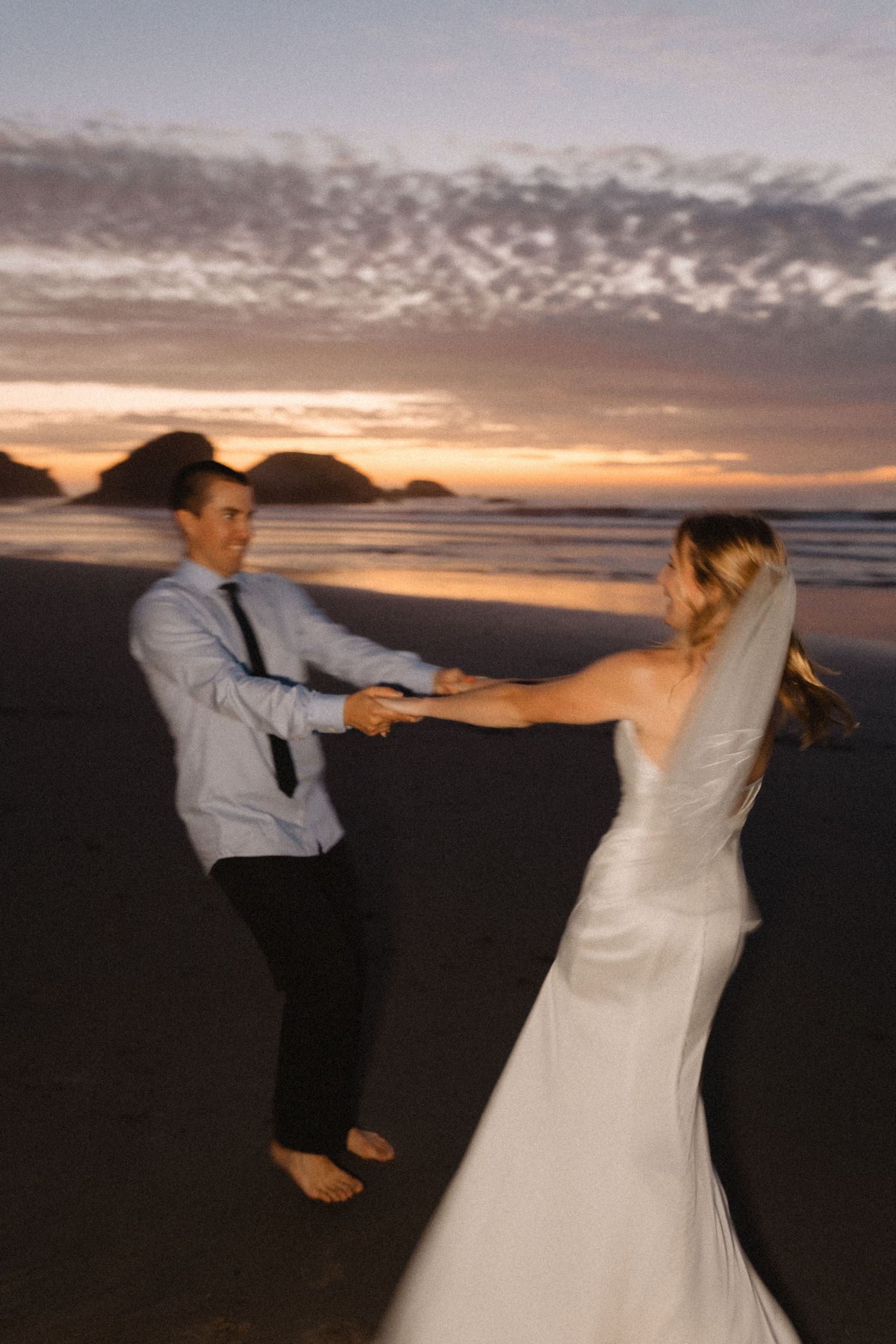 beach elopement photos bride and groom