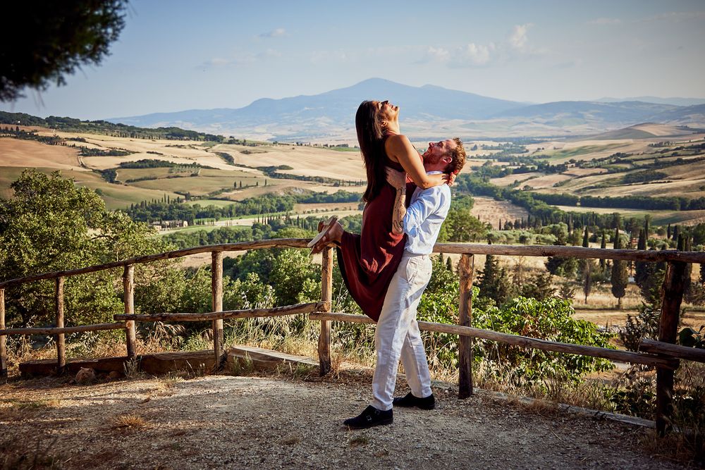 Couple in Tuscany