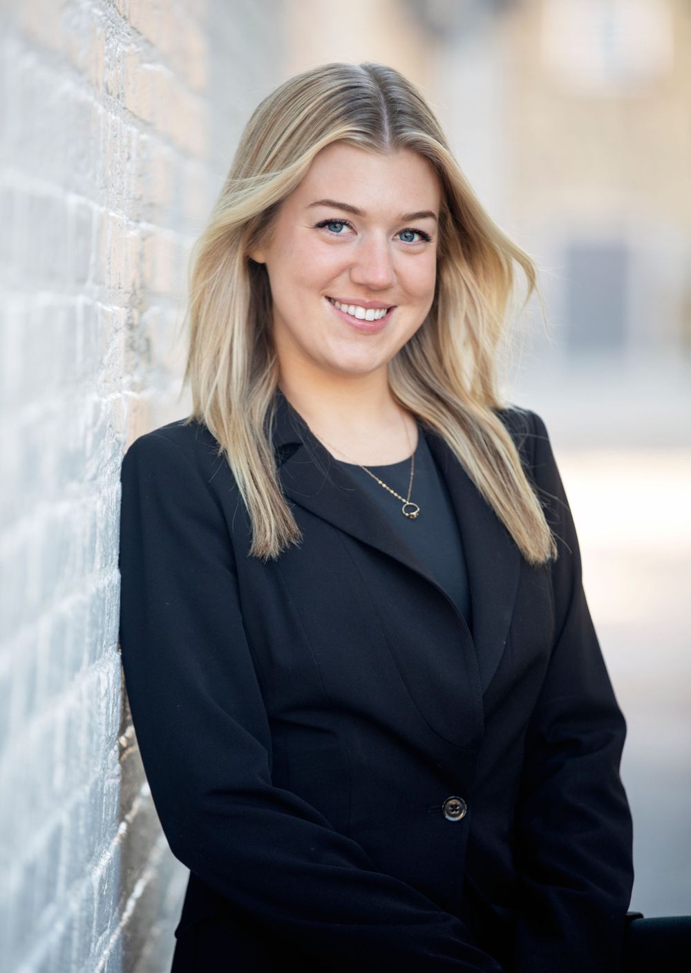 Downers Grove Hinsdale Oak Brook Wheaton Naperville Outdoor Custom Headshot Portrait Photography by Julie Chen Photography