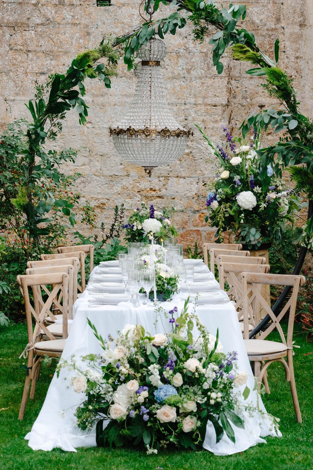 Sudeley Castle Wedding Zara Davis Photography Cotswolds Gloucestershire Photographer table by gigi design luxury table in ruins