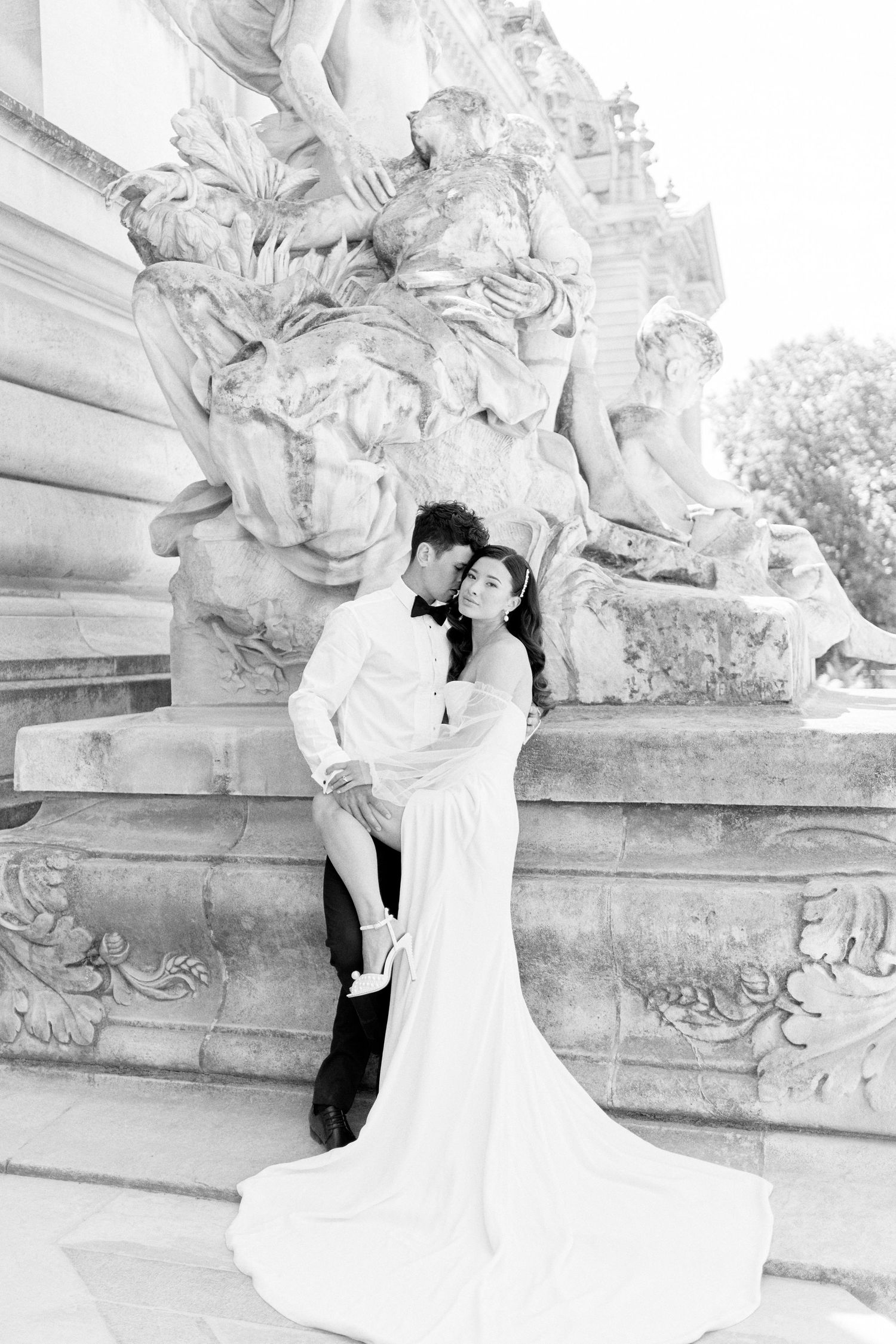 bride & groom portrait at the Petit Palais in Paris for their luxury wedding elopement by Norfolk's best wedding photographer Faye Amare