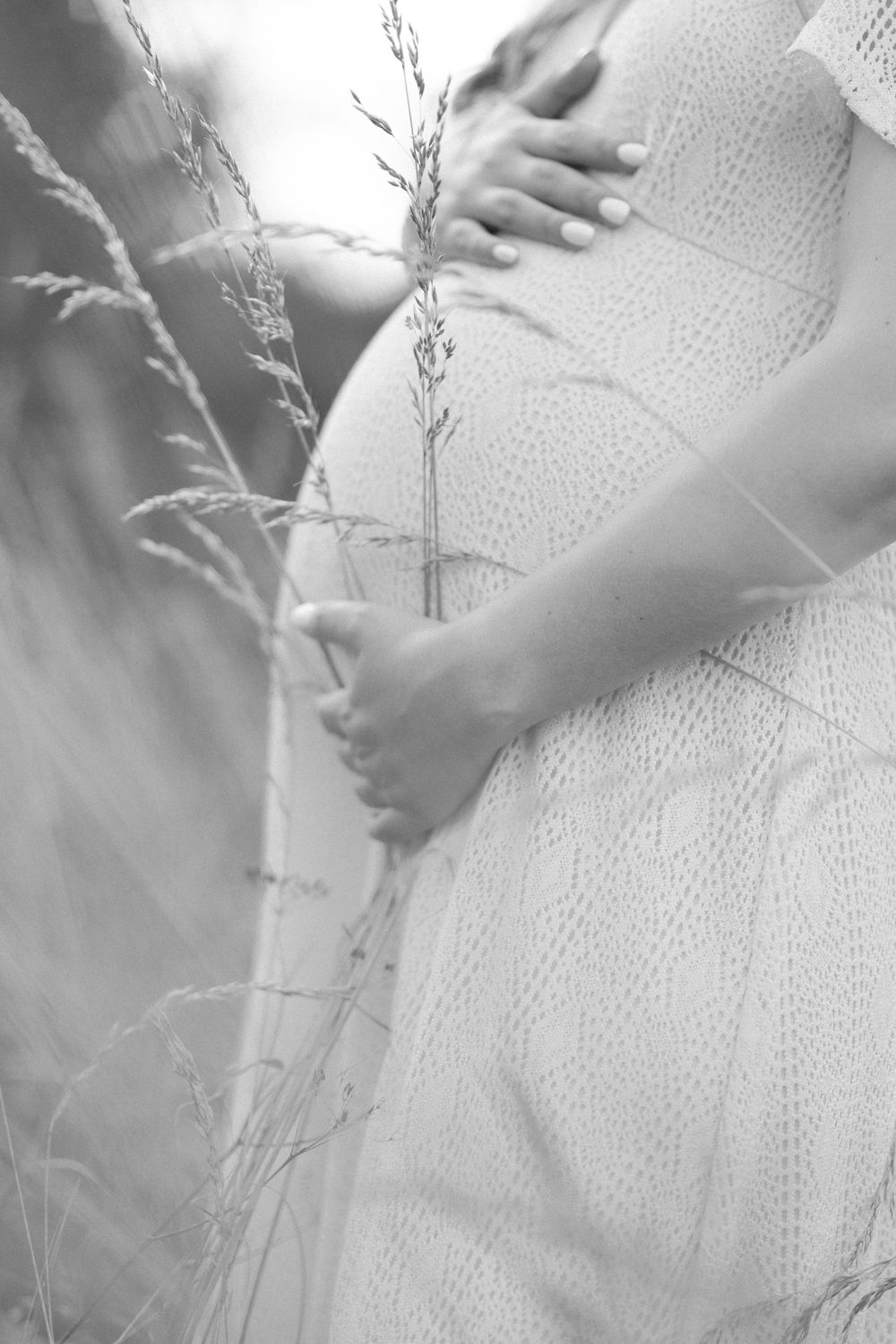 Beebiootuse fotosessioon õues loomulikus valguses — Helen Kattai Photography