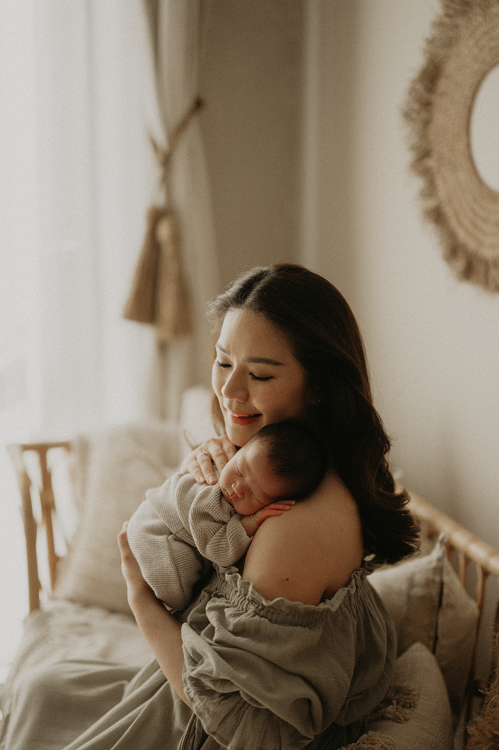 Singapore lifestyle and newborn baby and maternity photography capturing heartfelt, light-filled moments for families and new parents.