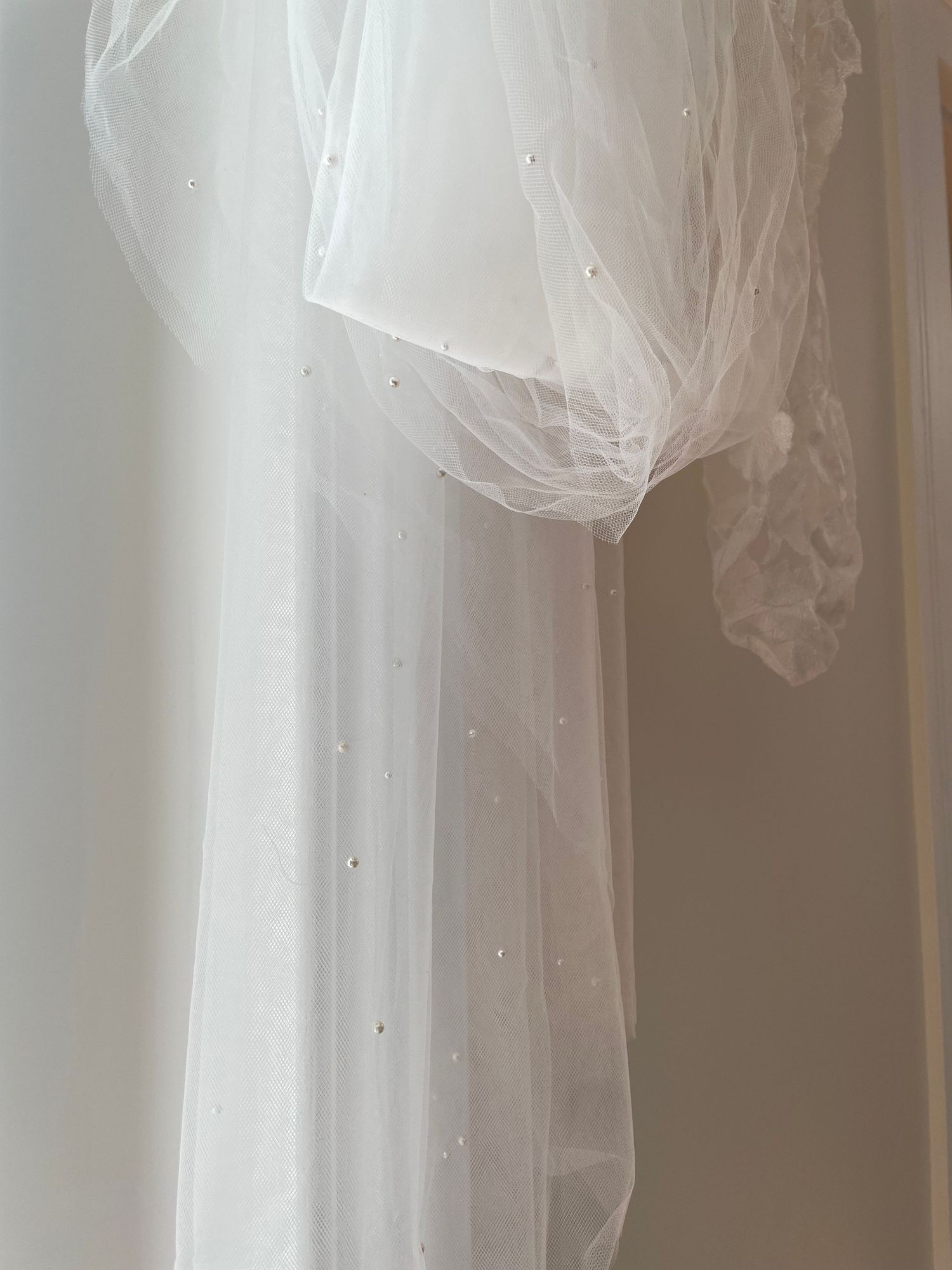 coiffure et maquillage de la mariée et ses invitées au domaine de Lossulien ,relecq kerhuon, , Brest . photographe @melaniebodolec