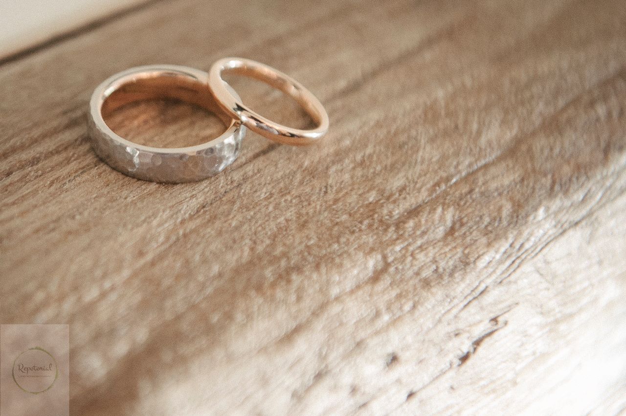 Reportage detail shot of wedding rings