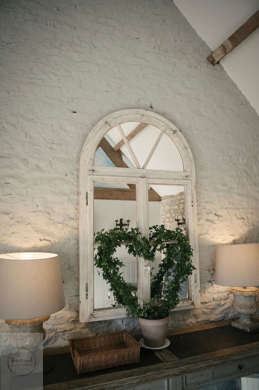 Reportage detail shot of wedding venue