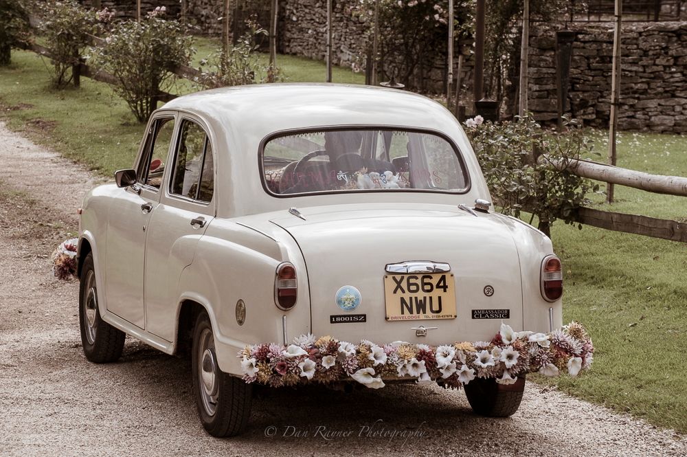 Reportage detail shot of wedding car