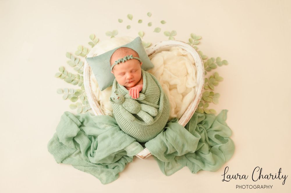 Sheffield studio Photographer. Studio shoot. Newborn shoot
newborn only. green backdrop