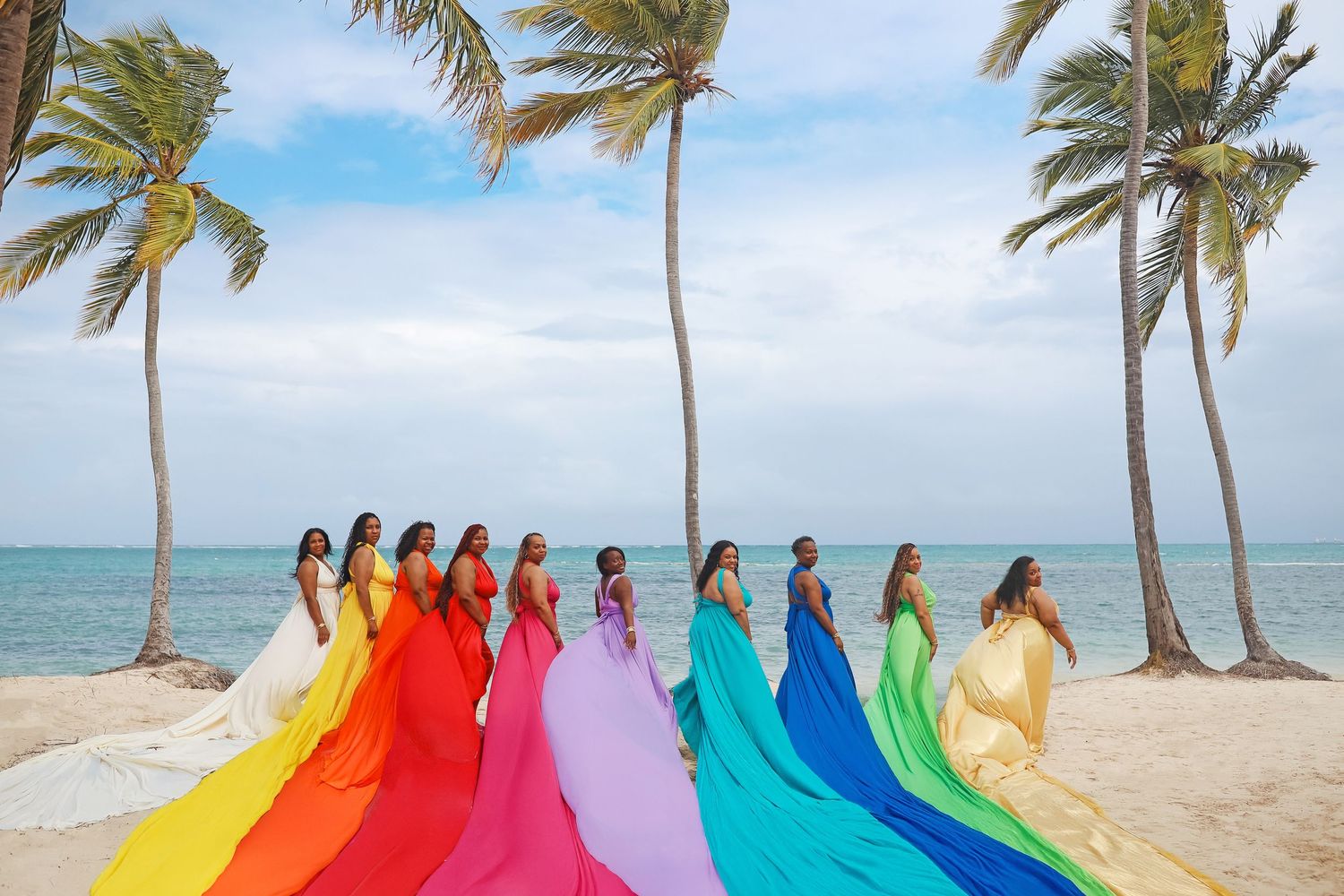 Flying dress Punta Cana, Photo session on the beach. For woman, couple, celebrate birthday,  anniversary, groups vacations