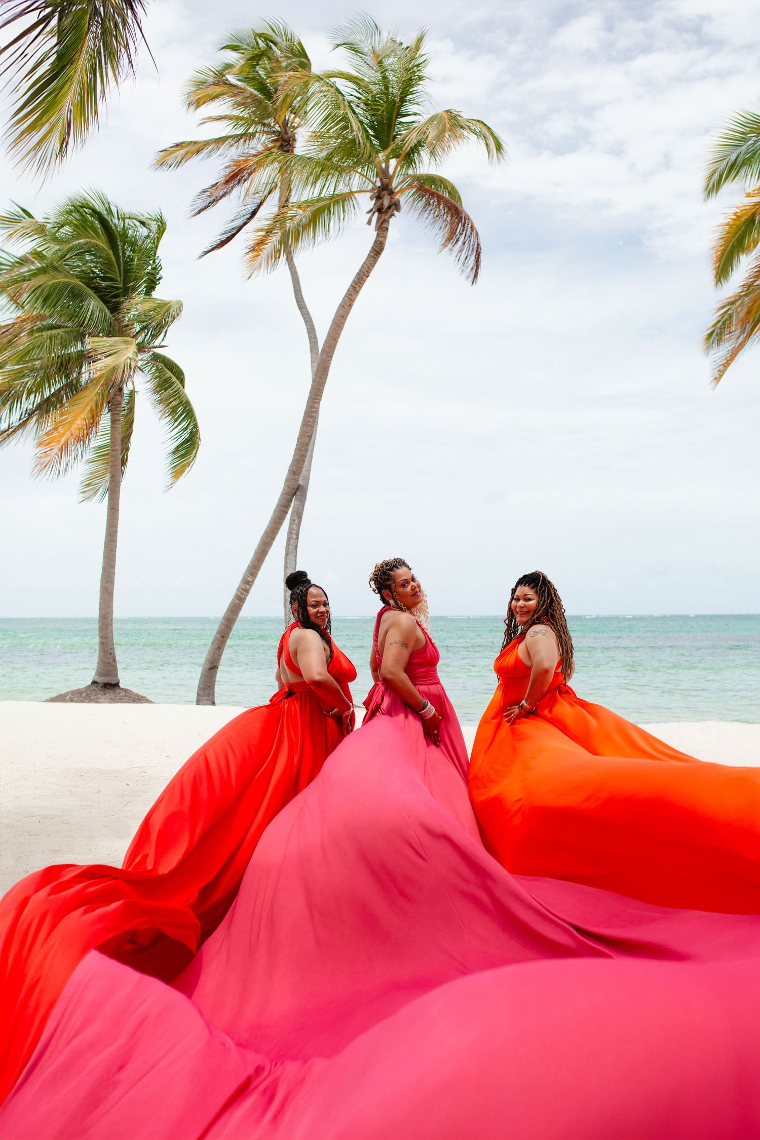 Flying dress Punta Cana, Photo session on the beach. For woman, couple, celebrate birthday,  anniversary