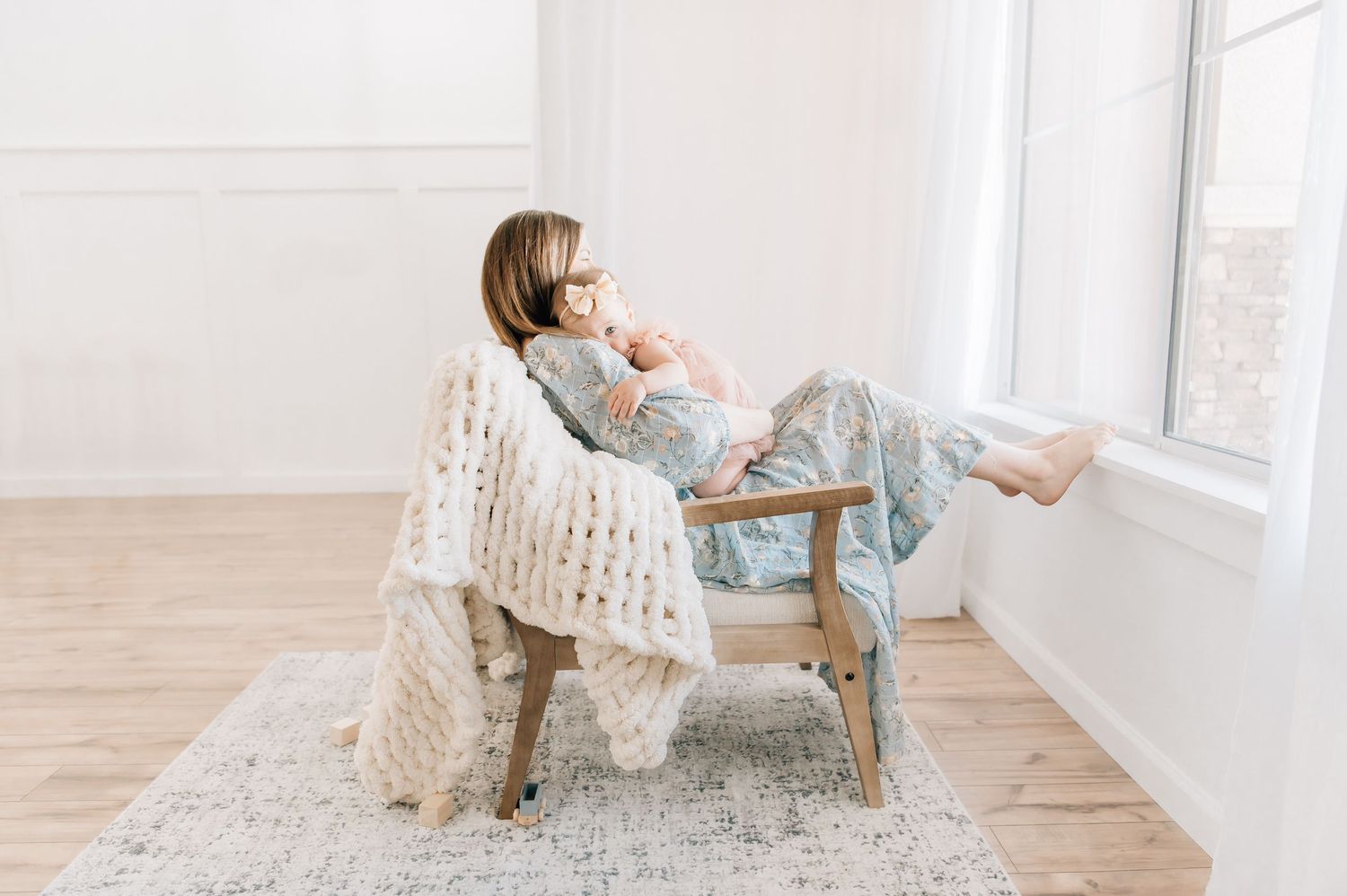 Phoenix motherhood photographer mom baby kids lifestyle candid natural
