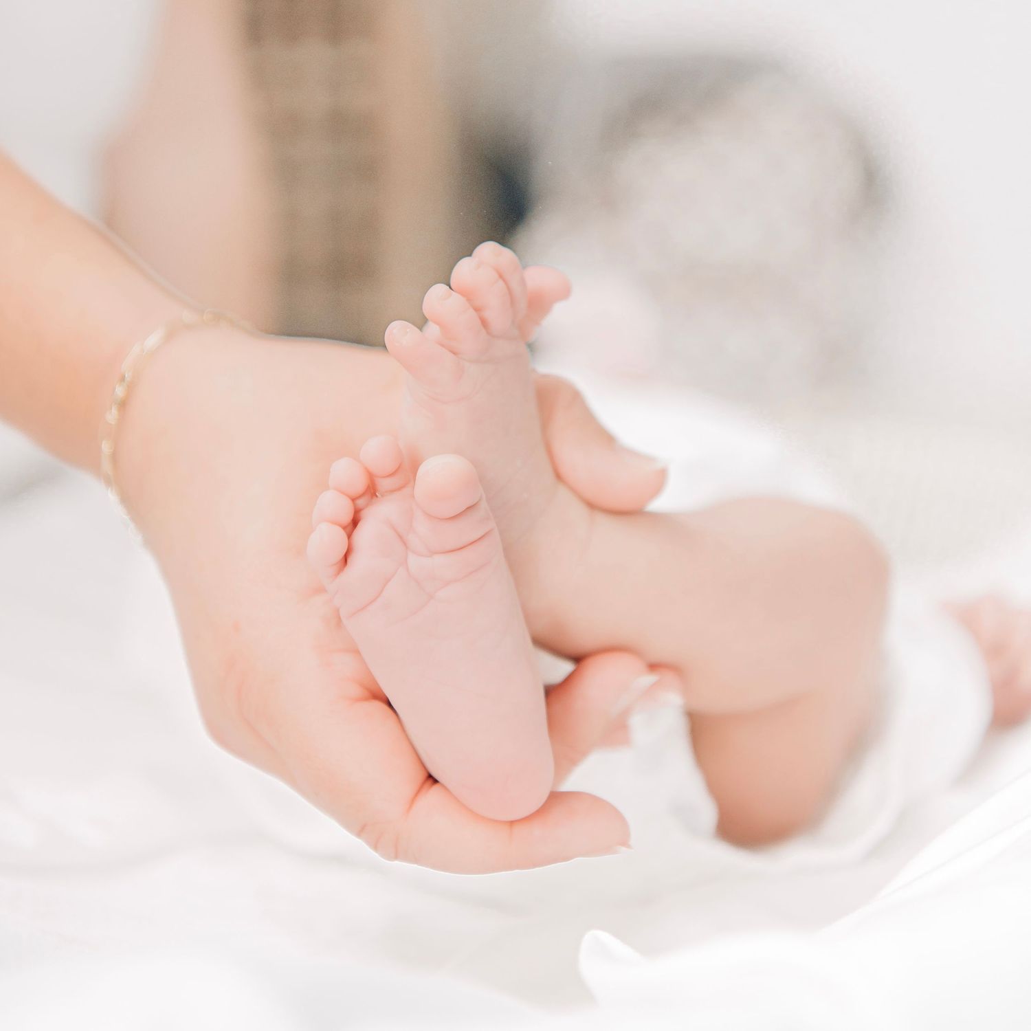 North West Phoenix Newborn Lifestyle photographer in home session Glendale Peoria