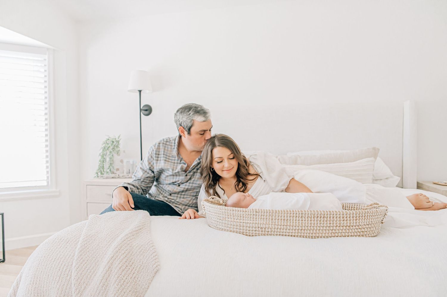Phoenix Family Photographer Phoenix Newborn Photographer in home session baby