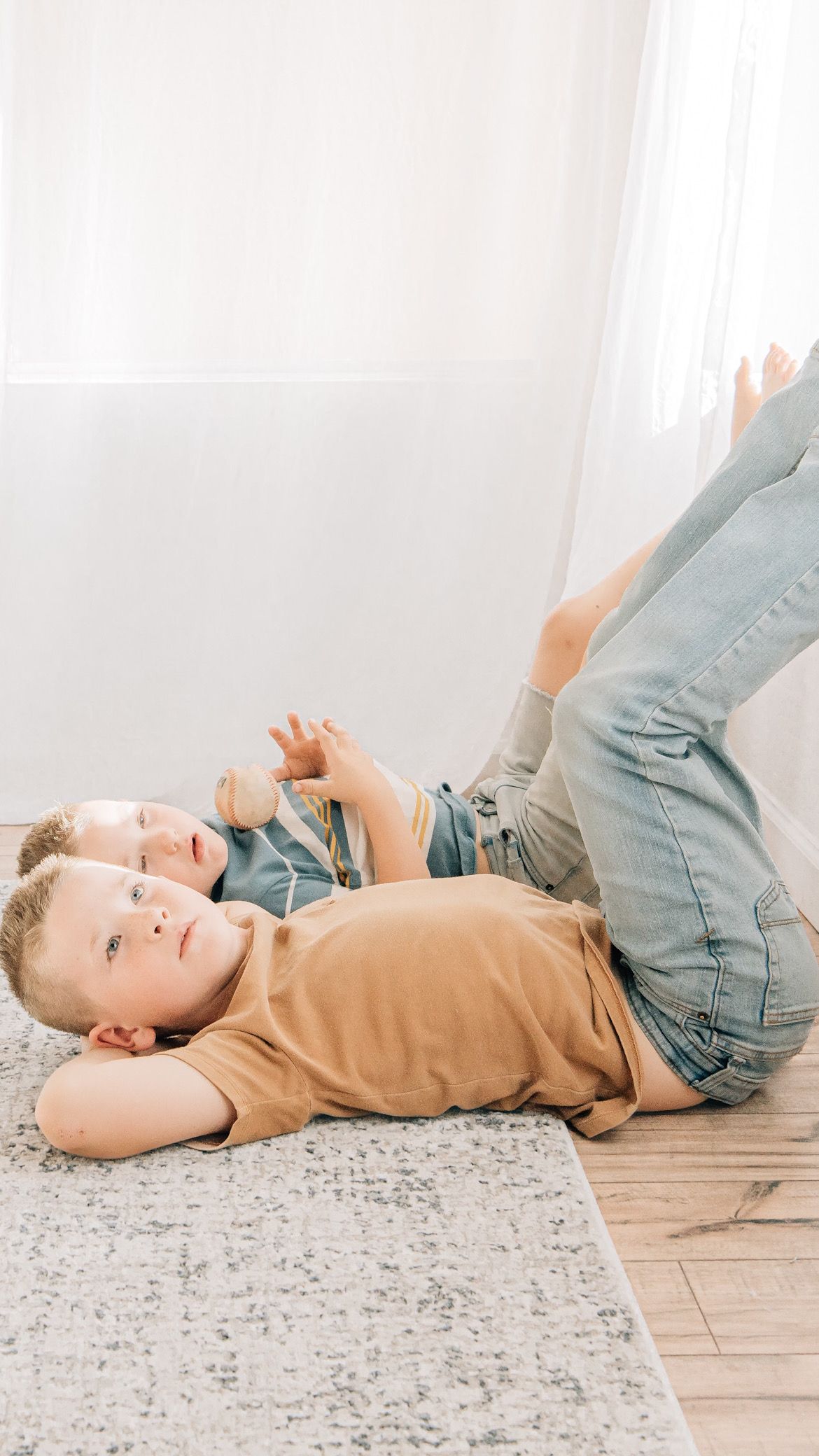 North West Phoenix Kids Photographer fun in door. session