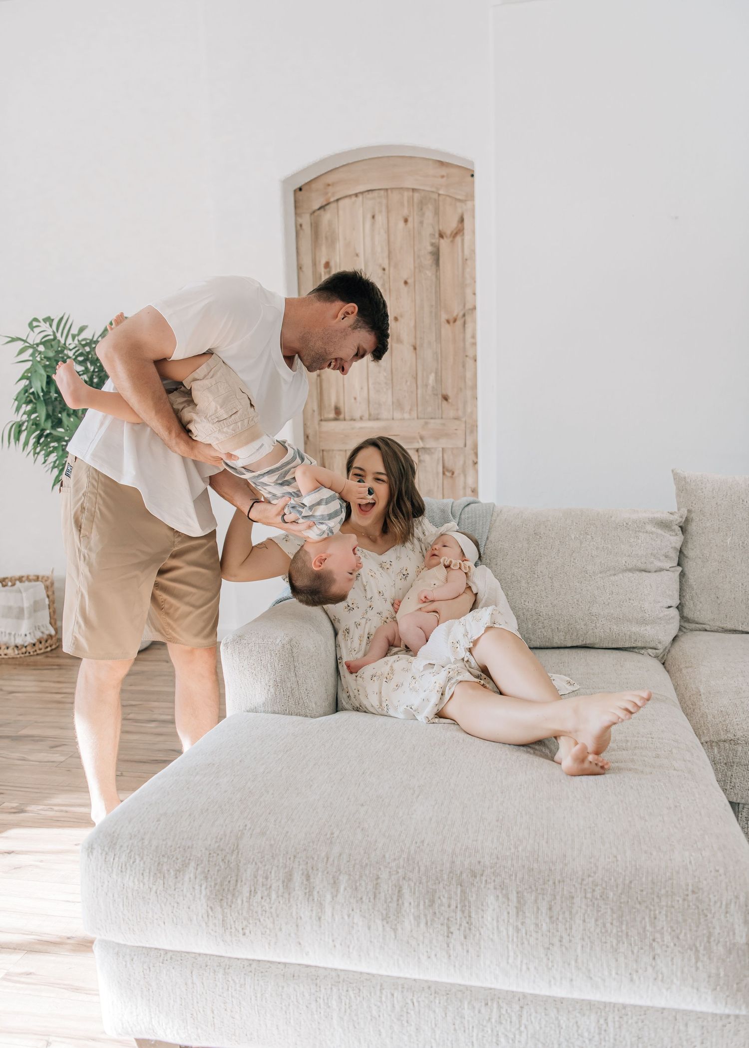 Phoenix Family photography Relaxed in home newborn session