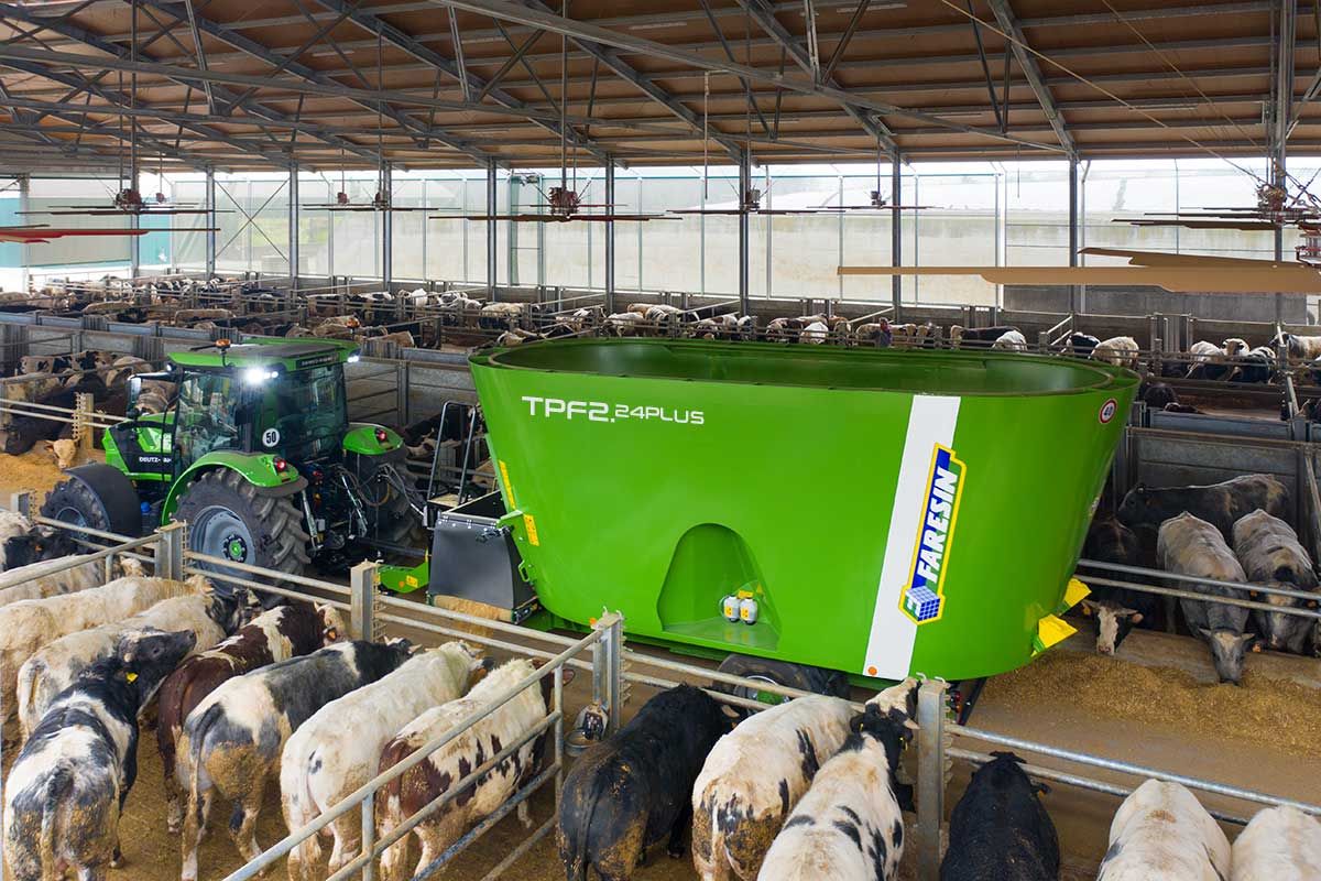 Faresin diet feeder for livestock feeding and agricultural use
